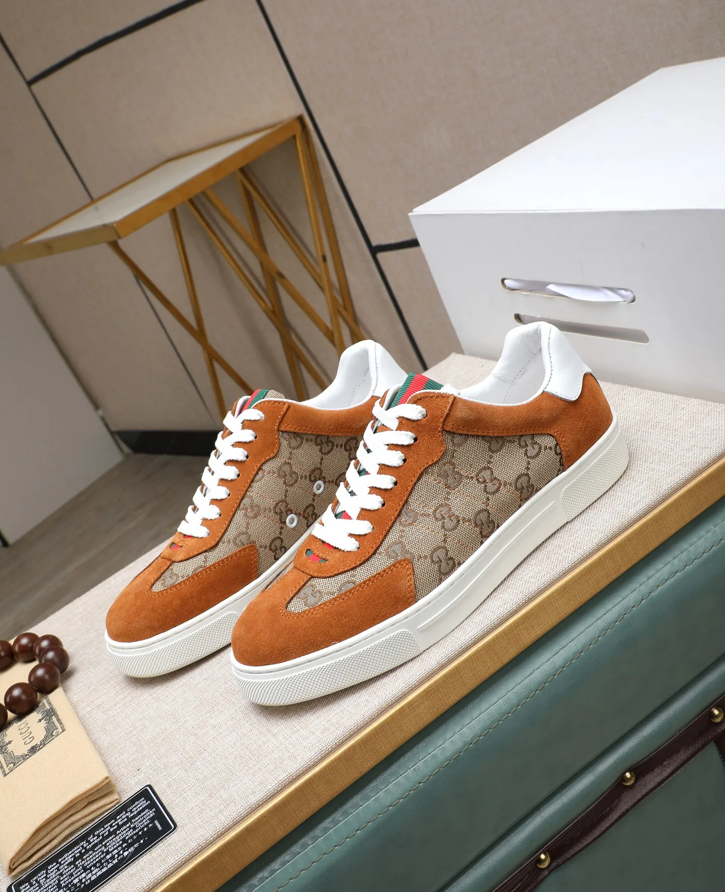 Men's shoes 💰400 GUCCI🔍🔍The latest models are on sale at the same time at the counter. Original calfskin imported from Italy, genuine leather lining, (high-end, extravagant, and classy) with exquisite workmanship. Soles: Original soles specially provided by the original factory. ⚠Exclusive double-layer movable molded soles are super comfortable⚠. Photos of the real thing🎬The real thing is better🔍🔍"High quality·Follow the order" Code number 38-44